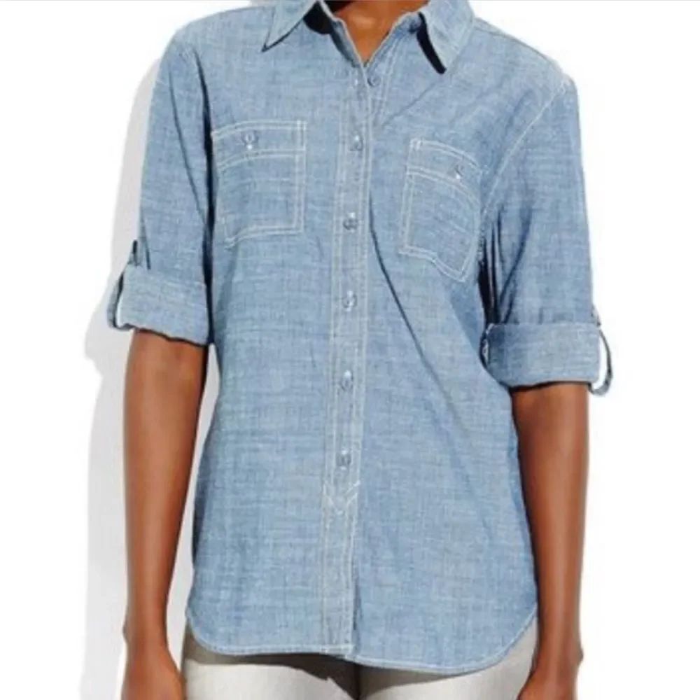 Anthropologie Hester & Orchard Blue Chambrey Button Up Shirt